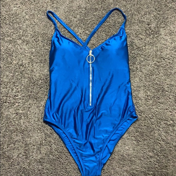 Blue Sea ๐ One piece Swimsuit ๐ฉฑ๐๐๐ฉ๐ป๐ฑ๐ผโโ๏ธ - Picture 1 of 8